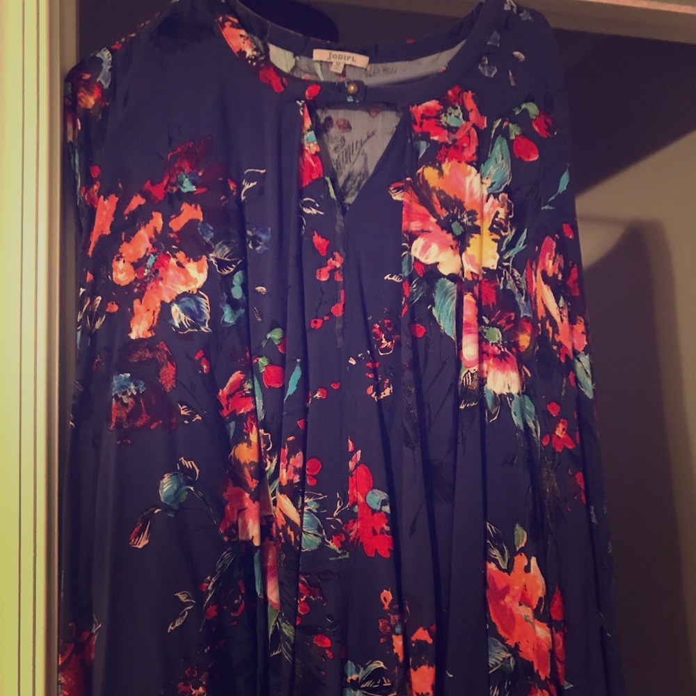 Floral top